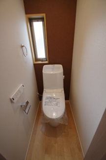 【トイレ】 | 【仲介手数料無料！！】国立市西1丁目　新築戸建て（全7区画）E号棟　5980万円 | 2階トイレ