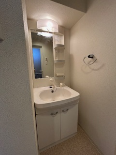 パークレジデンス江坂の独立洗面台|使いやすい独立洗面台です