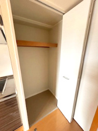 パークレジデンス江坂の収納|専用の収納スペースです