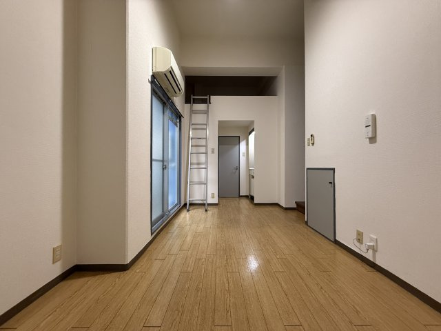 サンライズファーストの居間・リビング