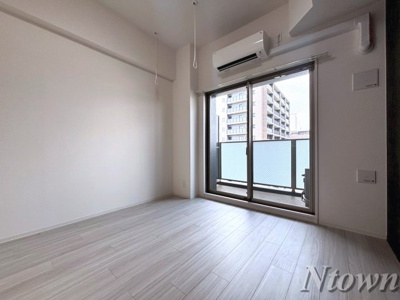 【居間・リビング】 | ディアレイシャス名古屋太閤通 | こちらのリビングで趣味の時間をお楽しみください