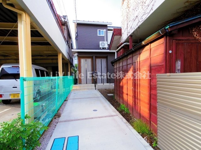 西東京市保谷町６丁目のアパートのエントランス