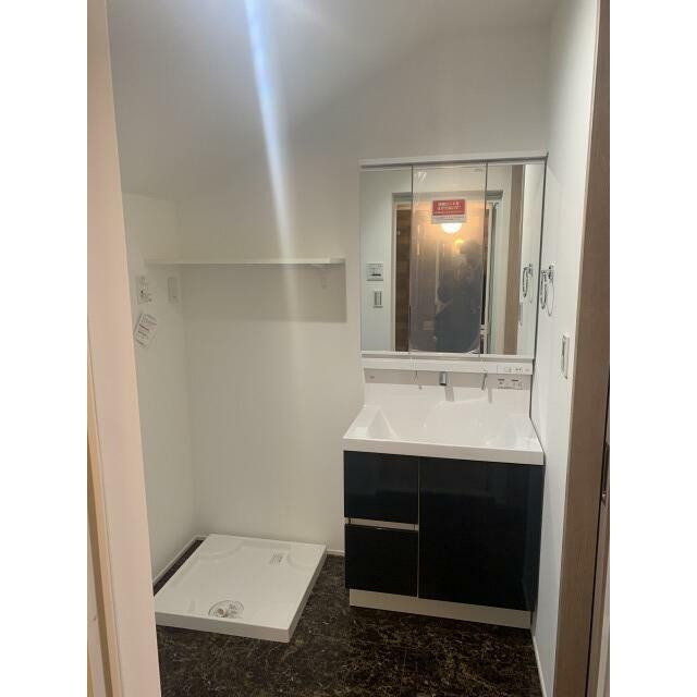 西東京市保谷町６丁目のアパートの洗面所