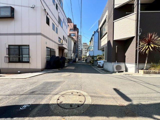 【前面道路含む現地写真】 | 品川区豊町６丁目　売地 | 落ち着いた住宅街で、家族みんなが安心して過ごせる住環境