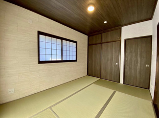 【和室】 | 家族みんながほっと一息つける、柔らかな畳の空間です。