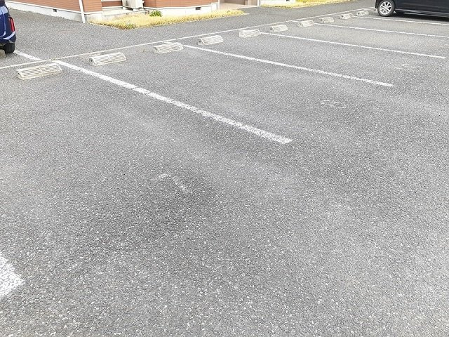 クリスタルハイツＡの駐車場|駐車場