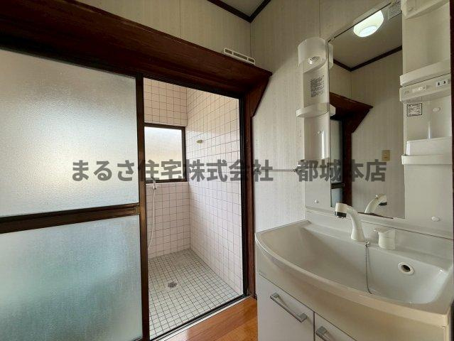 福嶋貸家（吉尾町）の洗面所