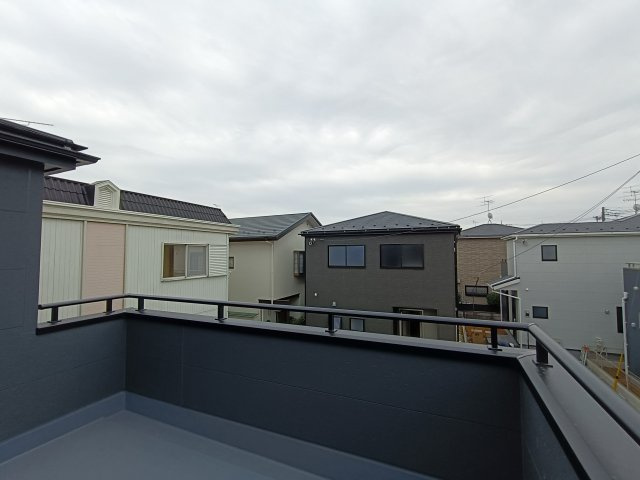 三郷市　鷹野4丁目　新築戸建　全6棟のバルコニー|開放的で明るい空間を演出してくれるバルコニーです