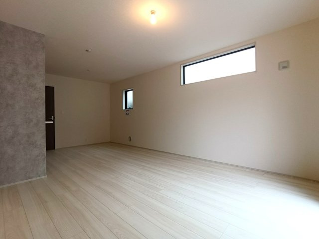 三郷市　鷹野4丁目　新築戸建　全6棟の居間・リビング|使いやすいリビングです