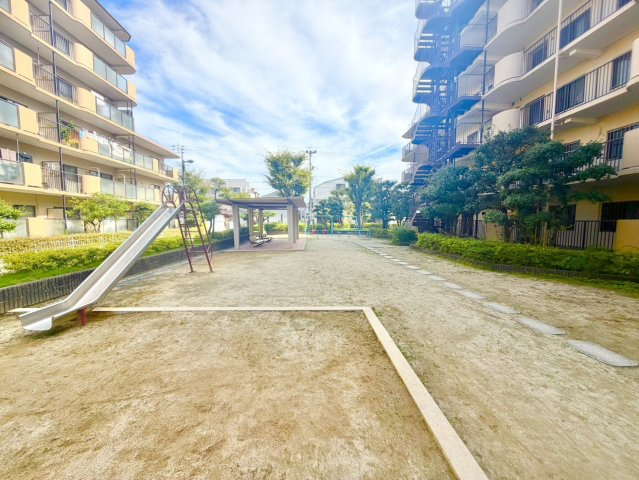 サンマンション千種公園D棟の庭|砂場・遊具（敷地内）