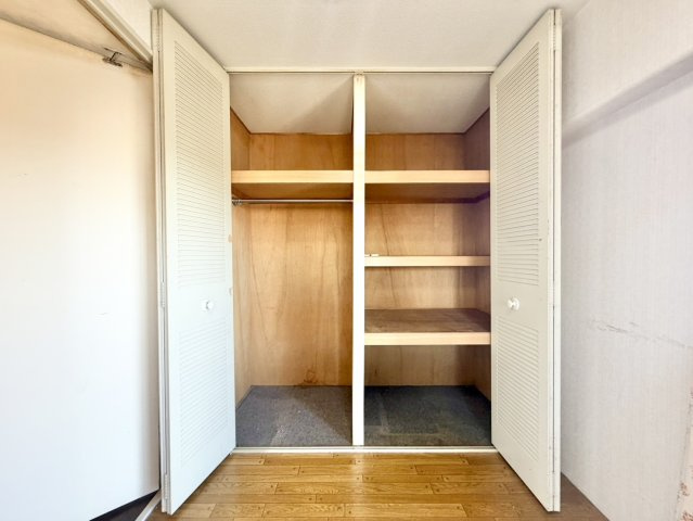 サンマンション千種公園D棟の収納|収納（北側洋室）