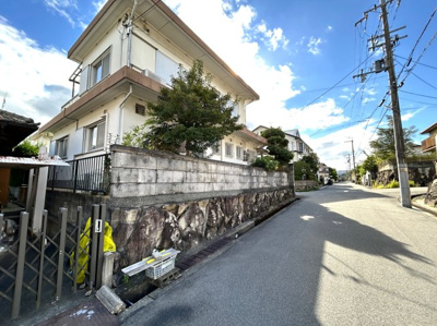 【外観】 | ■新規専任物件■茨木市山手台五丁目■建築条件なし土地 | ■建築条件なし土地  お好きなハウスメーカーで建築可能です■土地面積 約74坪  
■約６ｍ×約６ｍ道路の角地で陽あたり・通風・眺望良好です