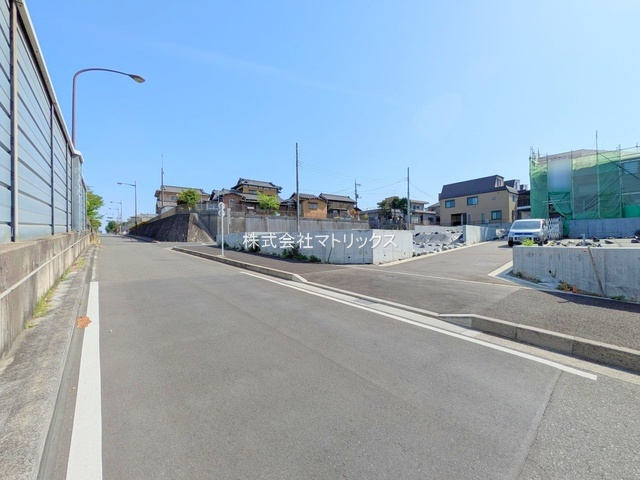 板橋区赤塚8丁目　33坪超×建築条件なし　全2区画の前面道路含む現地写真