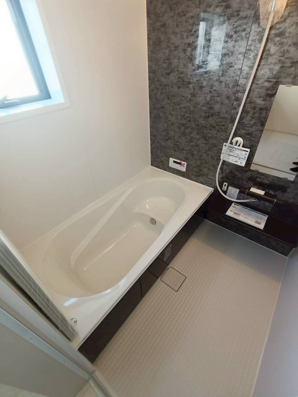 三郷市　鷹野4丁目　新築戸建　全6棟の浴室|広く感じるゆとり設計で快適なリラックスタイムを過ごせます