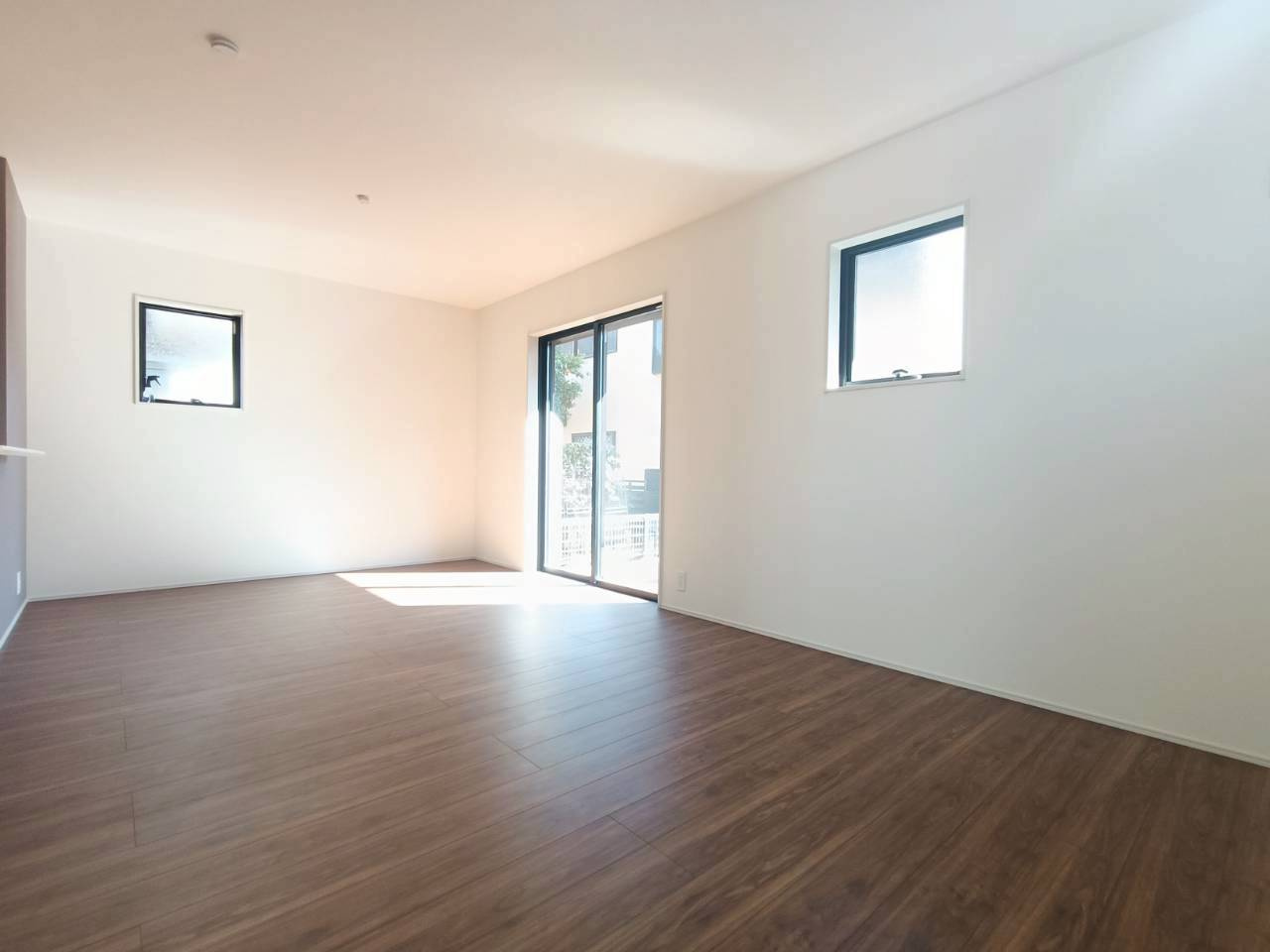 三郷市　鷹野4丁目　新築戸建　全6棟の居間・リビング|施工例です