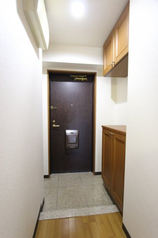 トロルリーベの玄関