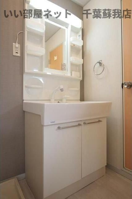 メゾンフローラおゆみ野の洗面所|スペースが確保できる洗面所です