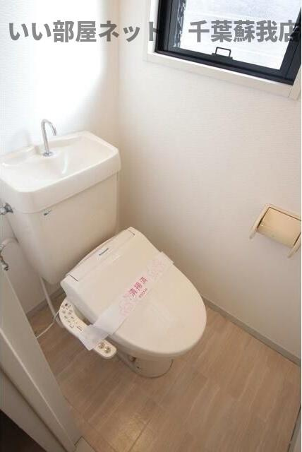 メゾンフローラおゆみ野のトイレ|落ち着いた色調のトイレです