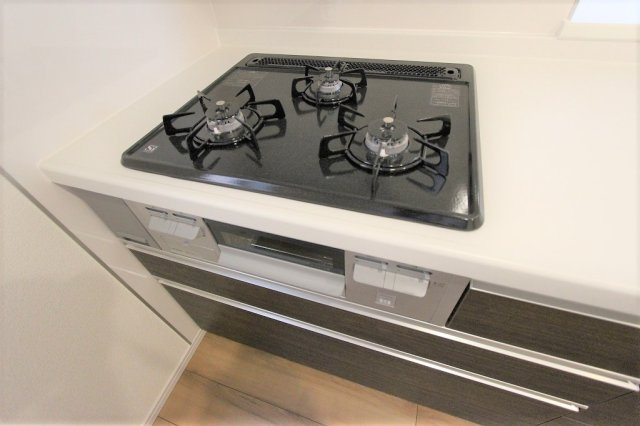 三郷市　鷹野4丁目　新築戸建　全6棟の内観：施工例|キッチン　同形状・同仕様写真