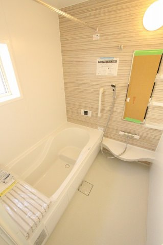 三郷市　鷹野4丁目　新築戸建　全6棟の内観：施工例|浴室　同形状・同仕様写真