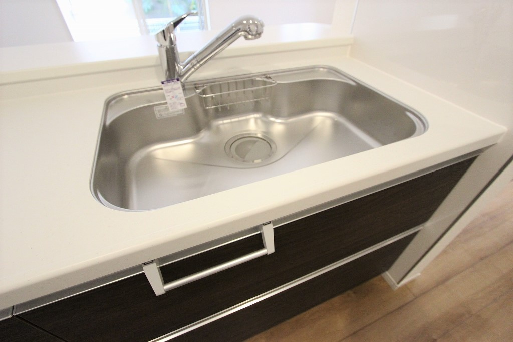 三郷市　鷹野4丁目　新築戸建　全6棟の内観：施工例|キッチン　同形状・同仕様写真