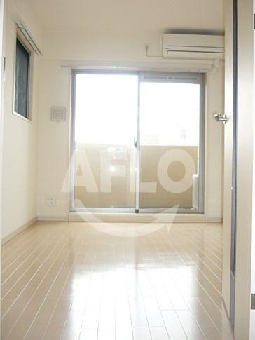 プレサンス難波リバーオアシスの居間・リビング|プレサンス難波リバーオアシス　白を基調としたお部屋