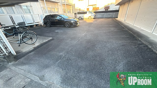 Y＆Tハイツふるさとの駐車場