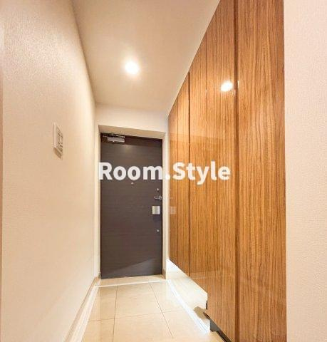 リビオ目黒ザ・プレイスの玄関|空室のためご都合に合わせてご内覧できます
お問合せはお電話でもお受付しております。
03-6450-5211