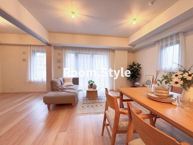 リビオ目黒ザ・プレイスの居間・リビング|空室のためご都合に合わせてご内覧できます
お問合せはお電話でもお受付しております。
03-6450-5211