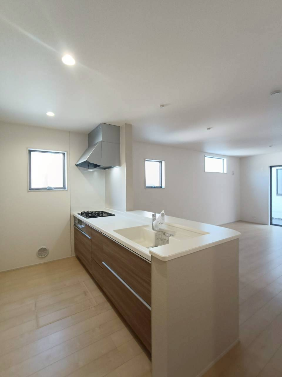 三郷市　鷹野4丁目　新築戸建　全6棟のキッチン|誰もが使いやすいデザインにこだわったキッチンです