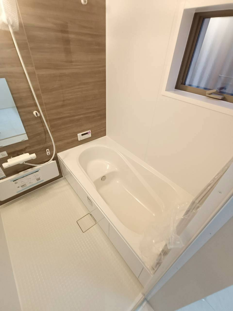 三郷市　鷹野4丁目　新築戸建　全6棟の浴室|お子様と一緒に浸かれる広いバスタブで、バスタイムをさらに楽しく♪