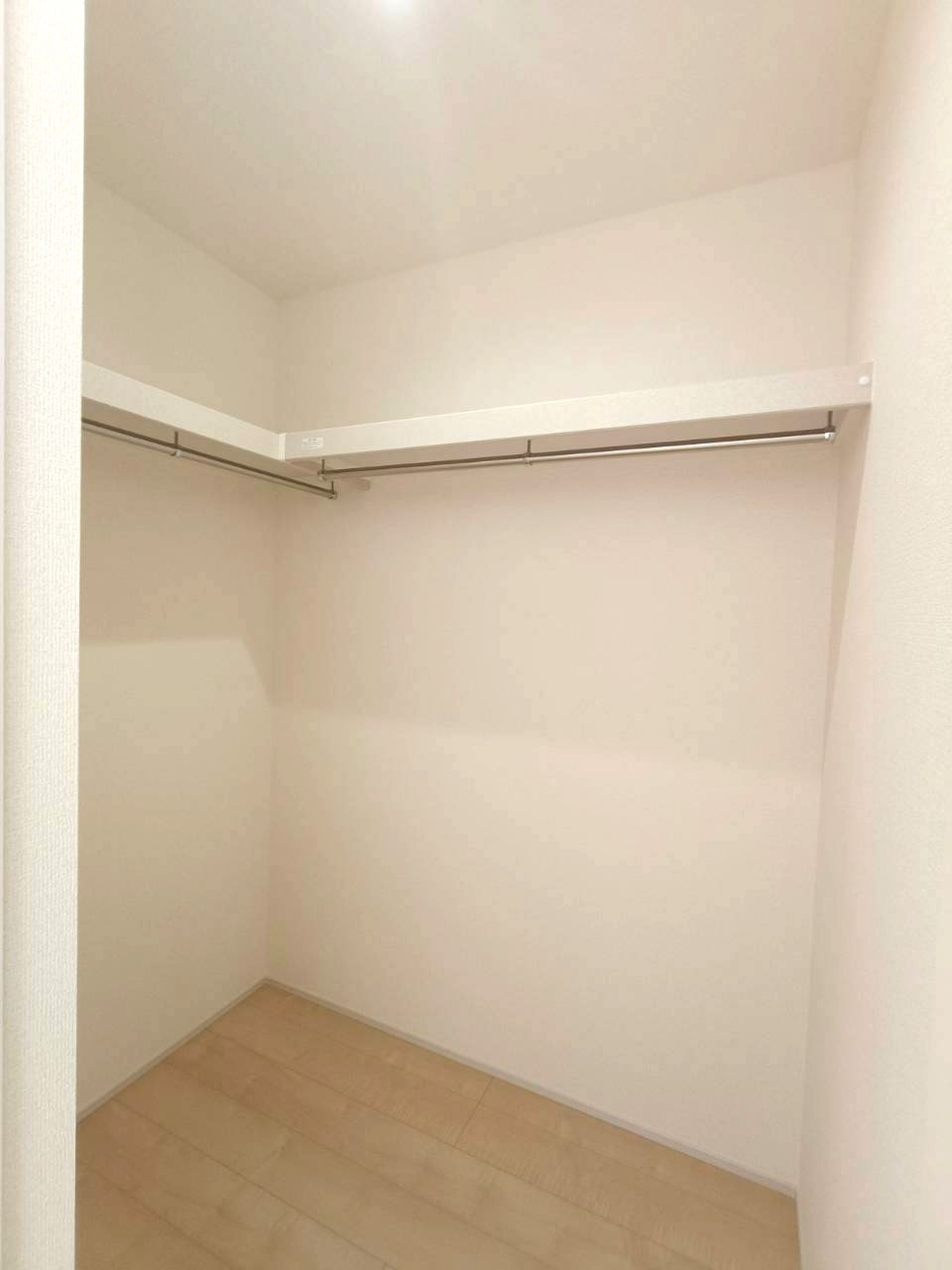 三郷市　鷹野4丁目　新築戸建　全6棟の収納|ウォークインクローゼットを完備。お荷物が多い方でも安心のスペースです