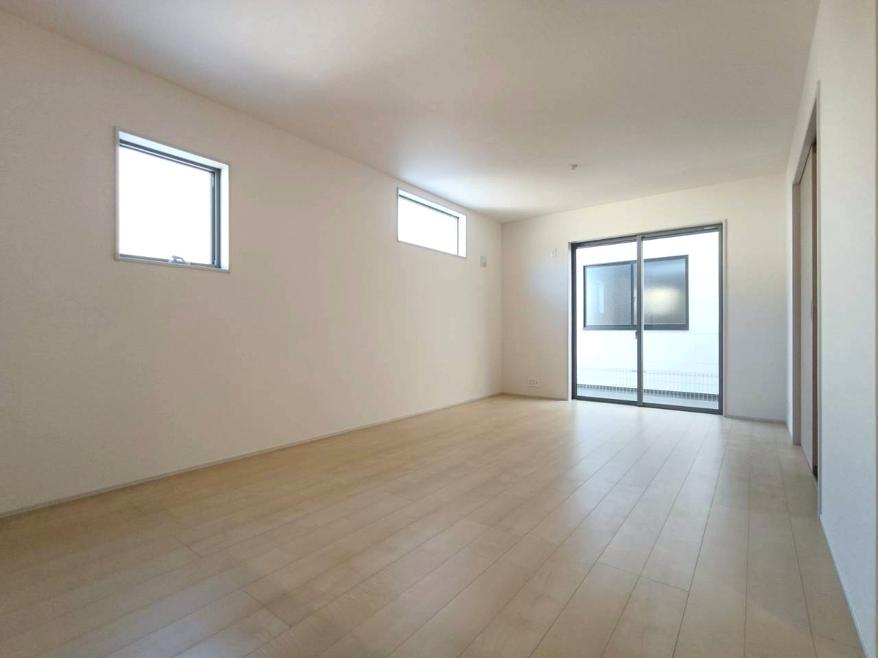 三郷市　鷹野4丁目　新築戸建　全6棟の居間・リビング|施工例です