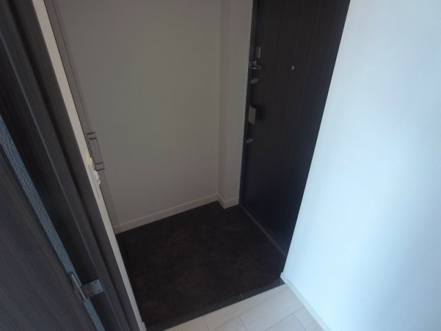 ララプレイス三宮ルミナージュの玄関