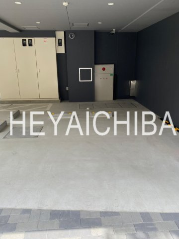 メイクス上野の駐車場