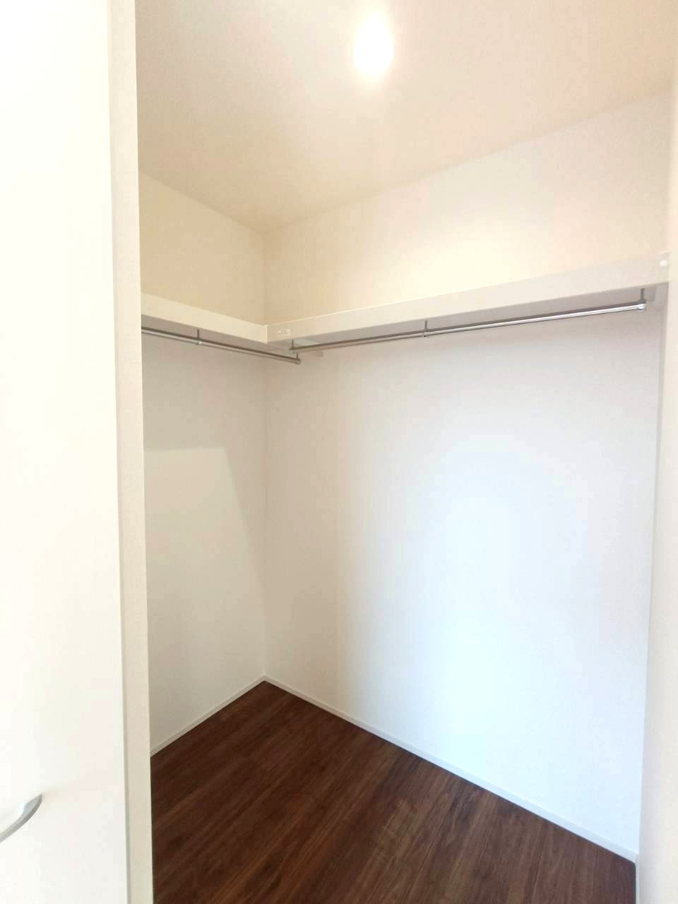 三郷市　鷹野4丁目　新築戸建　全6棟の収納|ウォークインクローゼットを完備。お荷物が多い方でも安心のスペースです