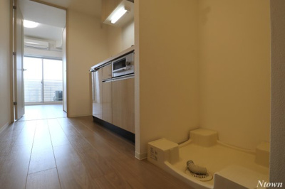 【内装】 | ディアレイシャス矢場町 | こちらのリビングで趣味の時間をお楽しみください