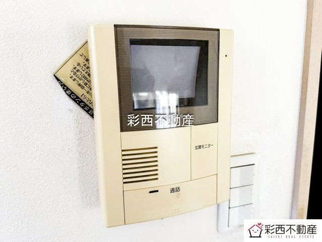 入間市小谷田３丁目中古住宅のセキュリティ|来客時に便利なＴＶモニター付インターホンです。