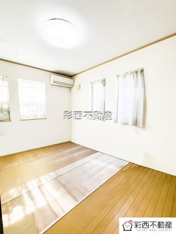 入間市小谷田３丁目中古住宅の寝室|暮らし方に合わせて柔軟に使える洋室。寝室としてはもちろん、趣味の部屋やテレワークのスペースにもぴったり。毎日の生活にそっと寄り添う、扱いやすい一室です。
