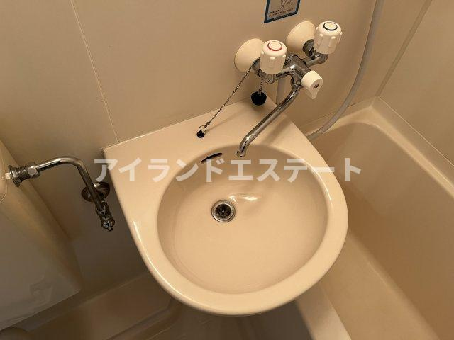 フローレンス駒沢　女性限定　角部屋　陽当たり良好の洗面所