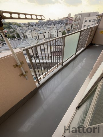 メゾンドール南千里のバルコニー