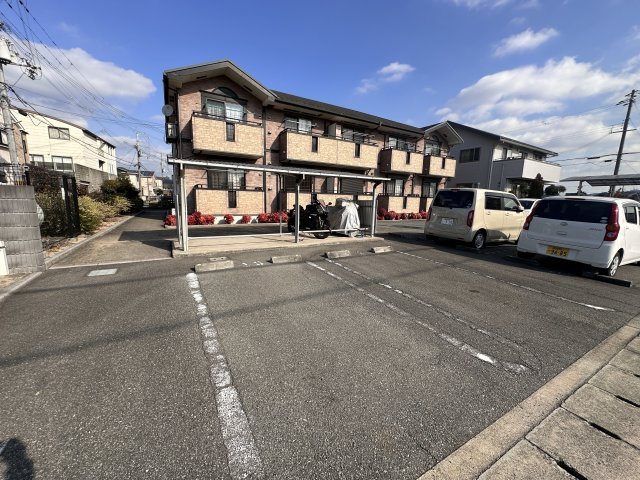 サンセールの駐車場