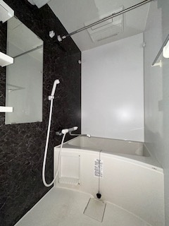 S-RESIDENCE江坂Eminenceの浴室|きれいなお風呂です