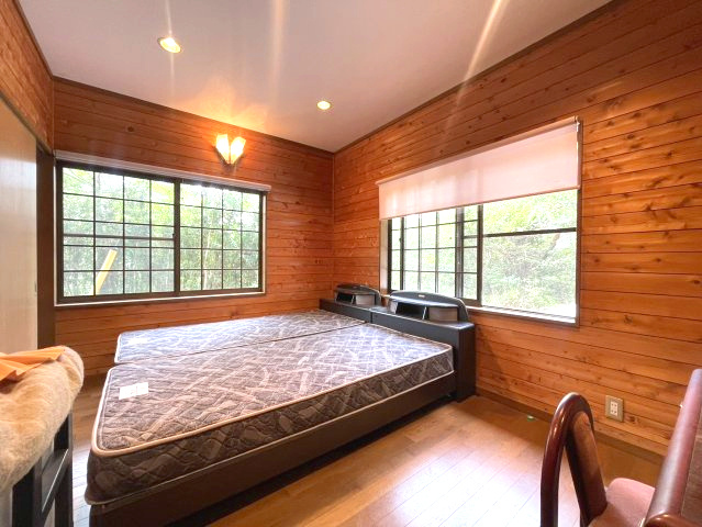 癒しの隠れ家。ウッドデッキ＆大風呂 那須街道近くの中古戸建の寝室|寝室です