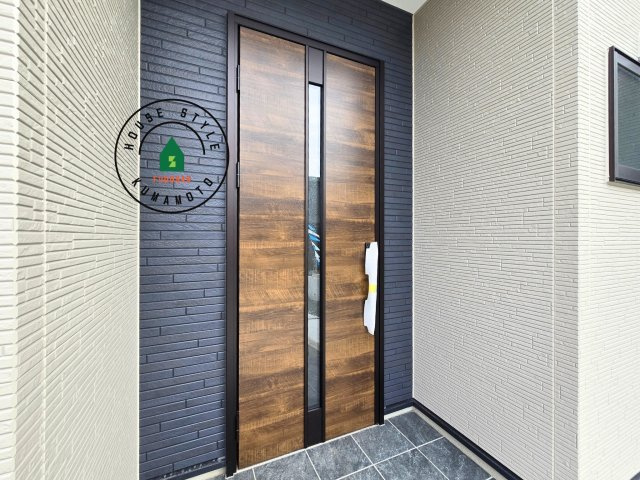 熊本市東区八反田1丁目第1₋4棟(5号棟)の玄関|おでかけの時も帰った時も、「我が家」を最初に感じでもらえる素敵な空間に。