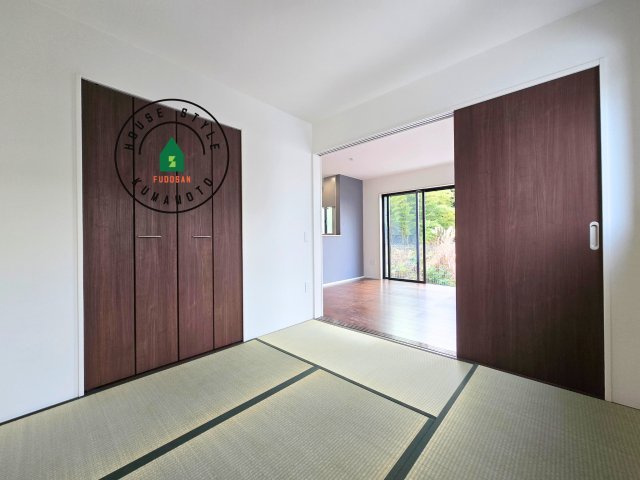 熊本市東区八反田1丁目第1₋4棟(5号棟)の和室|柔らかい畳が心地よい和室