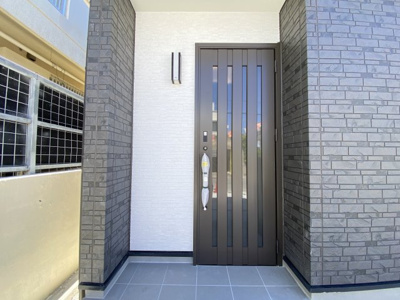 【玄関】 | 中城村南上原（限定1棟） | E号棟　4290万円