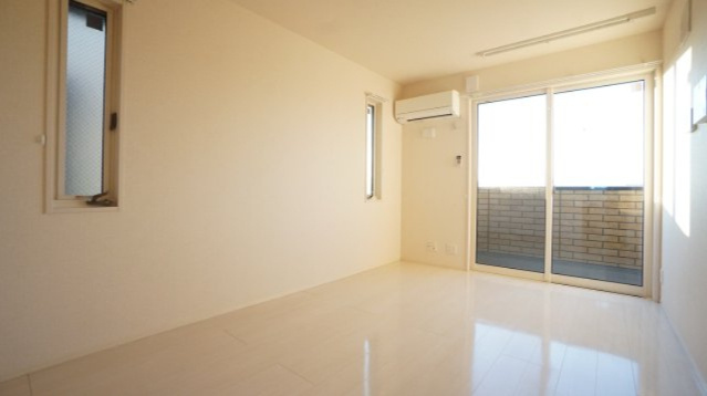 Serenvita west(ｾﾚｳｨｰﾀ ｳｪｽﾄ)の居間・リビング|イメージ