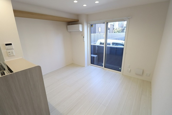 Serenvita east(ｾﾚｳｨｰﾀ ｲｰｽﾄ)の駐車場