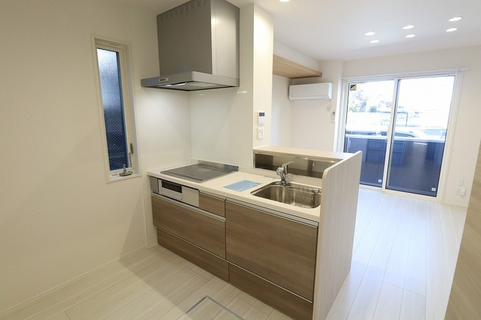 Serenvita east(ｾﾚｳｨｰﾀ ｲｰｽﾄ)の居間・リビング|イメージ